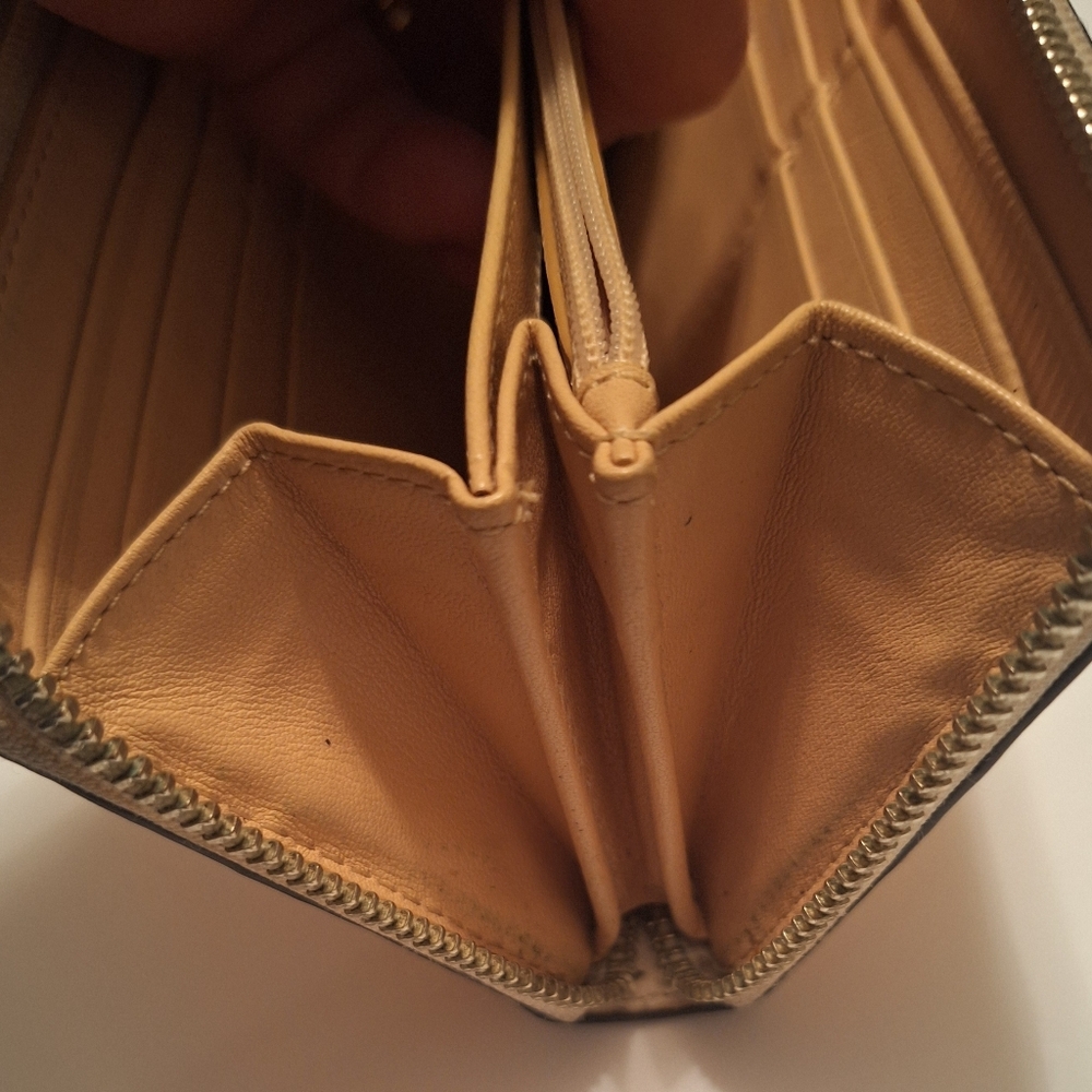 LOW START! Coach Wallet - Picture 4 of 6